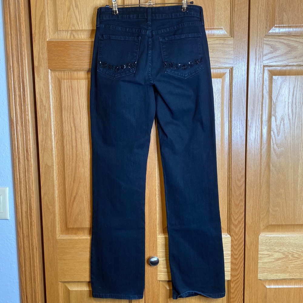 NYDJ black hi rise boot cut with bedazzled back pockets size 6. - Picture 3 of 10